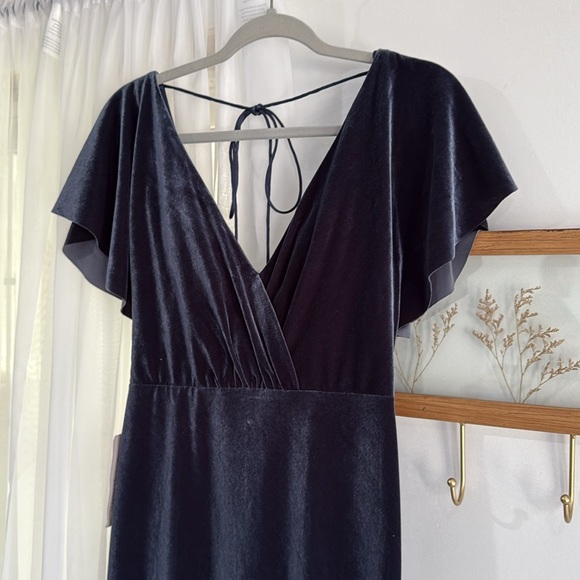 NWT Jenny Yoo Ellis Flutter Sleeve Open Back Stretch Velvet Gown Blue BHLDN - Picture 5 of 8